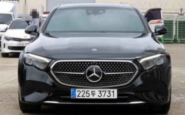 슈퍼렉스턴 중고차 E-클래스 W214 E200 매물 사진 11 - 2024/06 9,585km